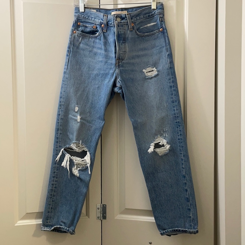Levi’s wedgie fit ripped jeans